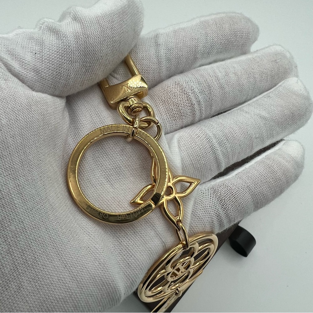 Louis Vuitton LV Twiggy key chain Charm GP Gold ❤️Authentic - Picture 5 of 7